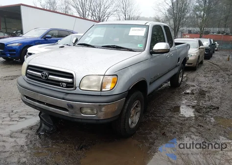 2000 Toyota Tundra Sr5 V8 z USA, uszkodzony, nr VIN 5TBRT3418YS112419